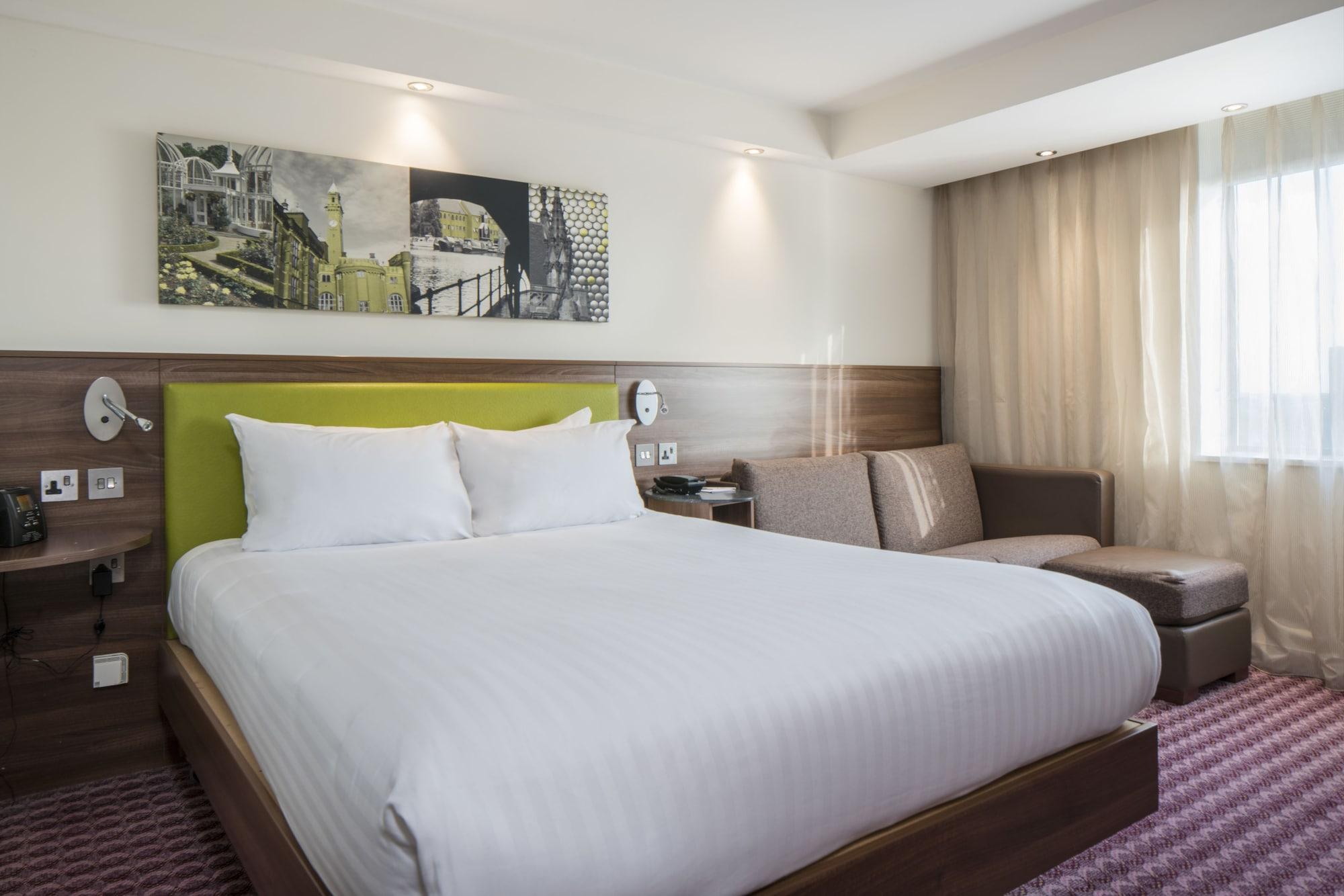 Hampton By Hilton Birmingham Broad Street Hotel Exterior photo