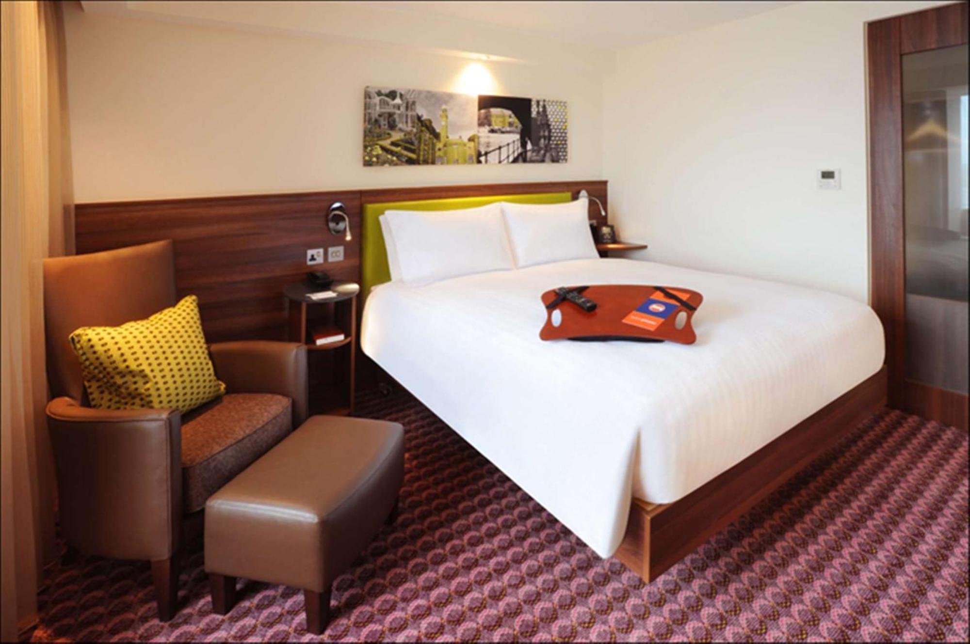 Hampton By Hilton Birmingham Broad Street Hotel Exterior photo