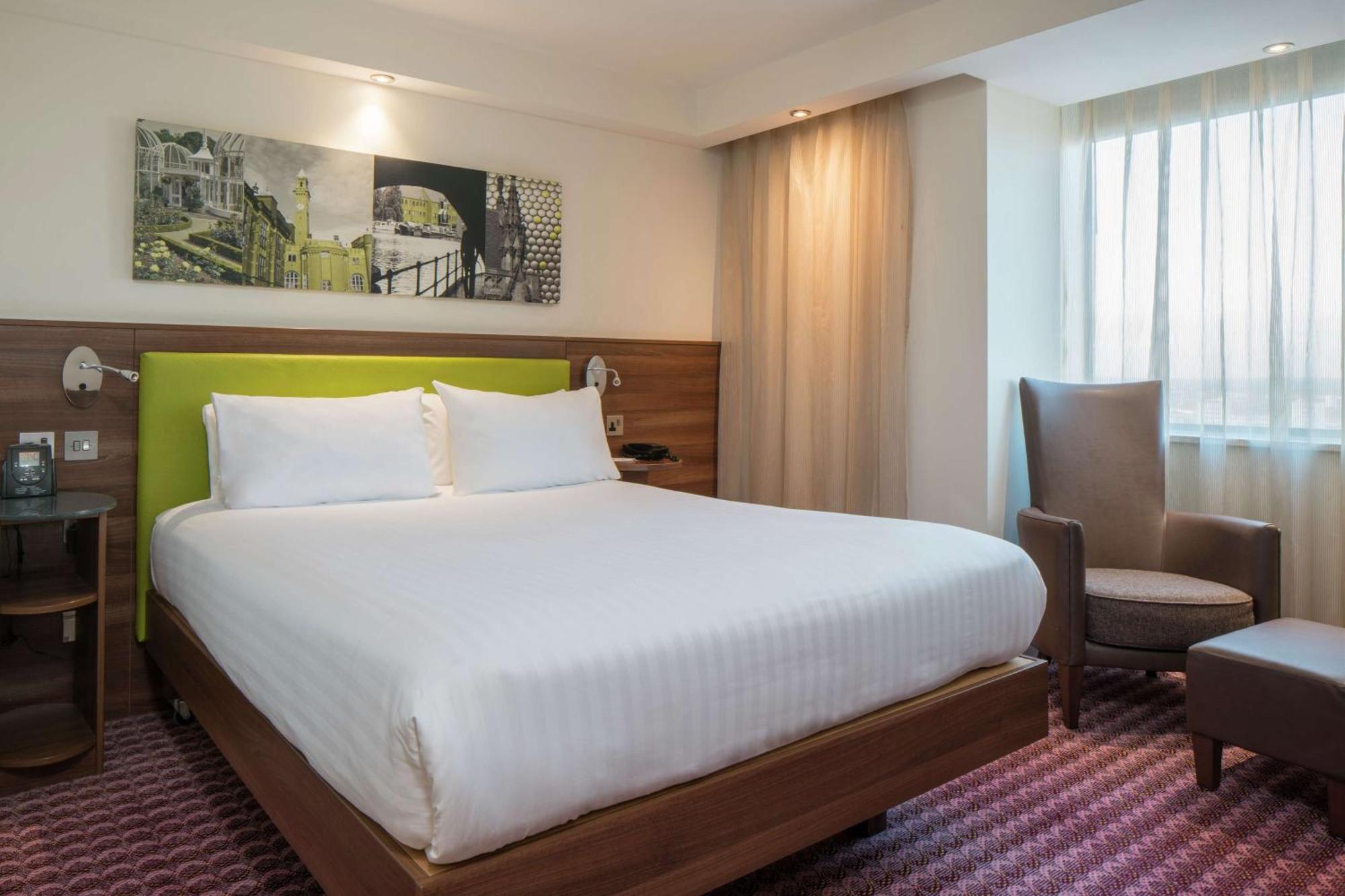 Hampton By Hilton Birmingham Broad Street Hotel Exterior photo