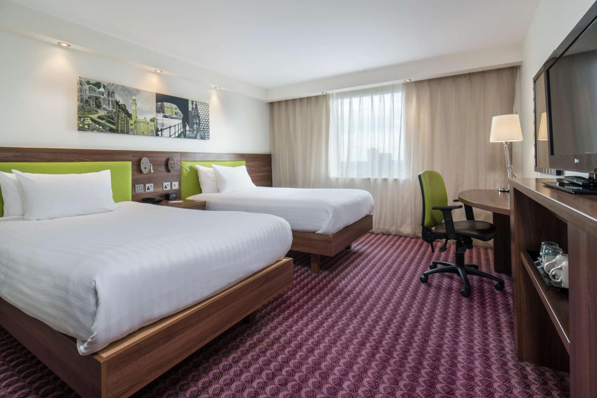 Hampton By Hilton Birmingham Broad Street Hotel Exterior photo