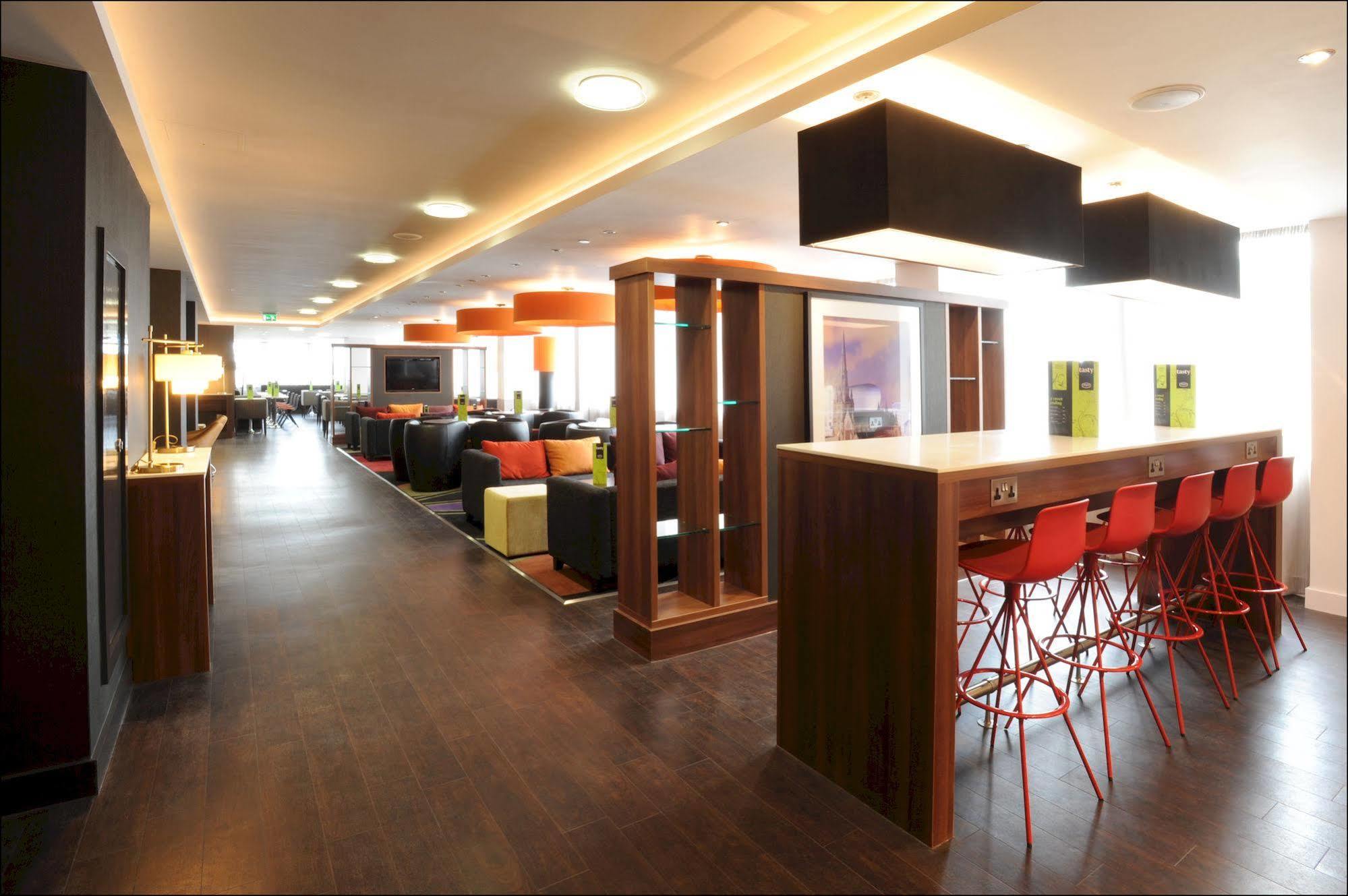 Hampton By Hilton Birmingham Broad Street Hotel Restaurant photo